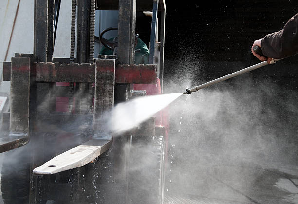 Best Best Pressure Washing Companies  in Lyons, KS